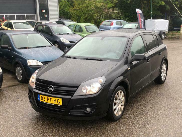 Opel Astra 1.4 16V 5DRS 2004 Zwart NAP APK TOP NIEUWSTAAT
