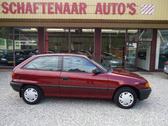 Opel Astra 1.4 I GL Tailgate 1994 zeer mooi nieuwe apk