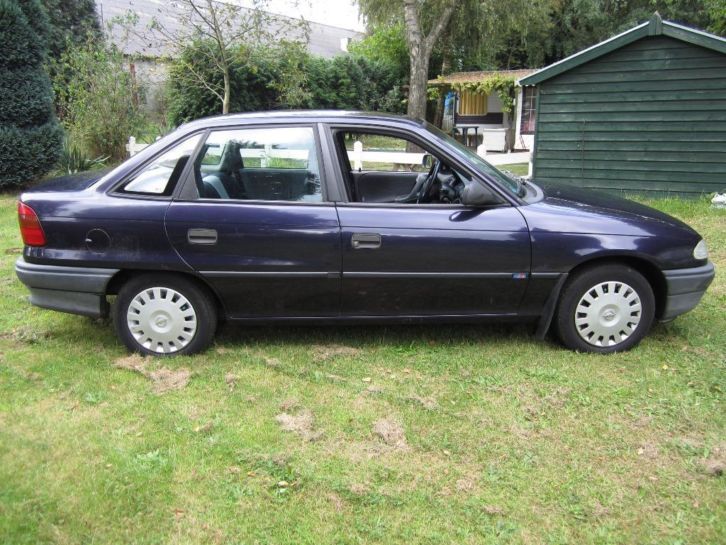 Opel Astra 1.4 I SDN 1995 Blauw