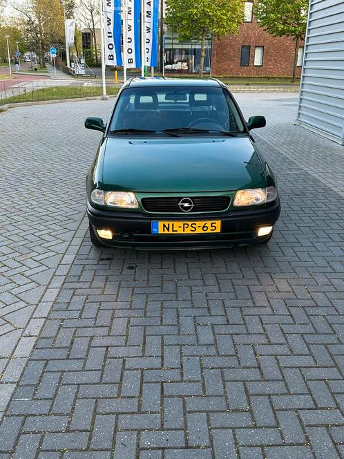 Opel Astra 1.4 I SDN 1996 Groen
