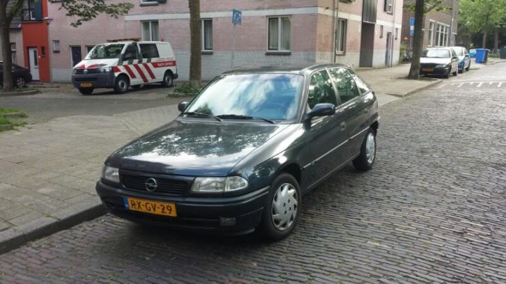 Opel Astra 1.4 I Tailgate 1997 Zwart