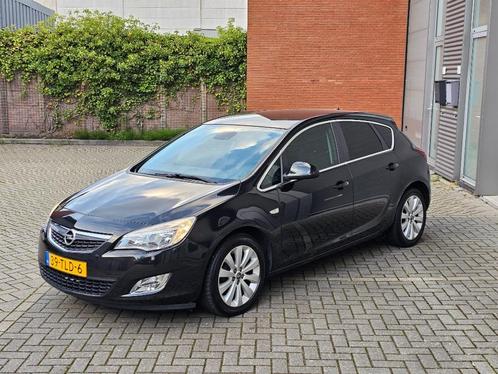 Opel Astra 1.4 Turbo 103KW 5D 2012 Zwart Lage KM...