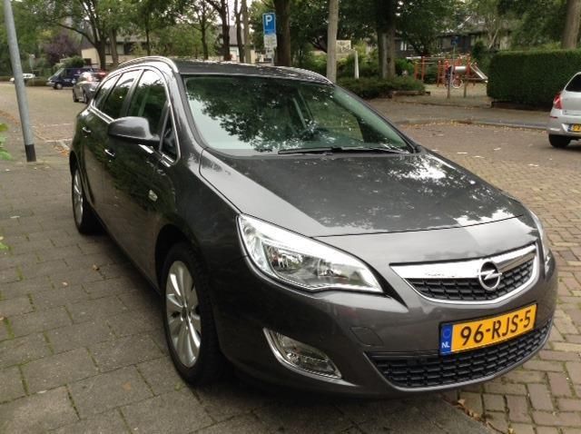 Opel Astra 1.4 Turbo 103KW Sp.tourer AUT 2011 Grijs