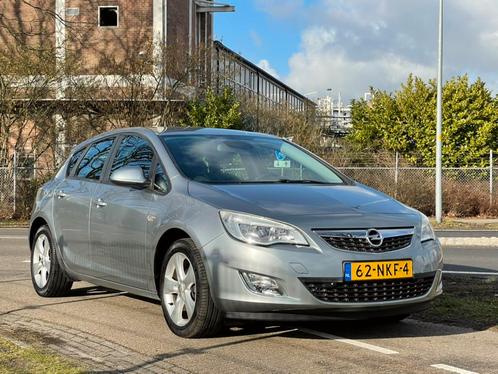 Opel Astra 1.4 Turbo Edition  APK 6-2023  NAV  Parkeersen