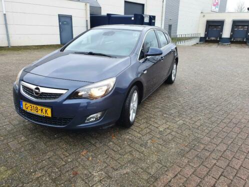 Opel Astra 1.4 Turbo Nieuwe APK en veel opties