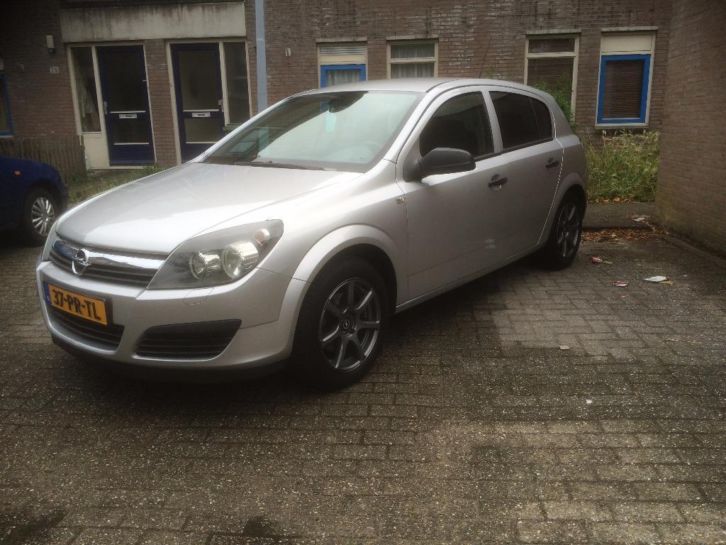 Opel Astra 1.6 16V 5D 2004 Grijs