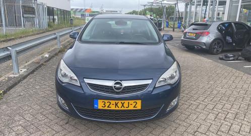 Opel Astra 1.6 16V 5D 2010 Blauw