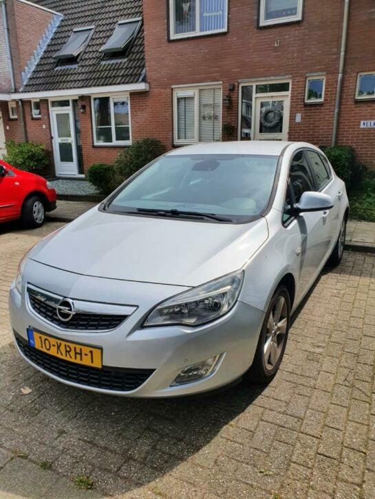 Opel Astra 1.6 16V 5D 2010 Grijs APK juni 2022
