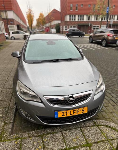 Opel Astra 1.6 16V 5D 2010 Grijs, navigatie