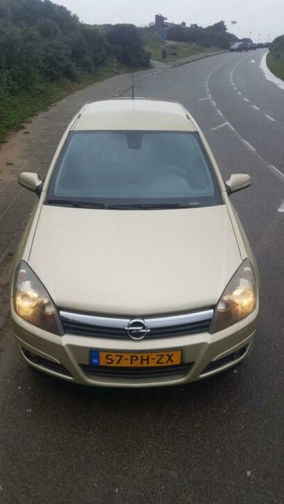 Opel Astra 1.6 16V 5D 77KW 2004 Geel