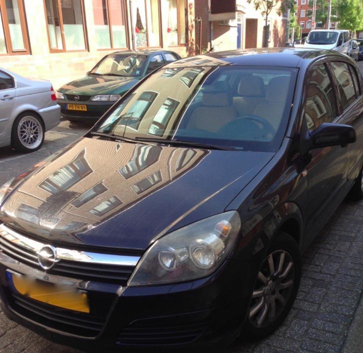 Opel Astra 1.6 16V 5Deurs 2004 Zwart- ingebouwde navigatie