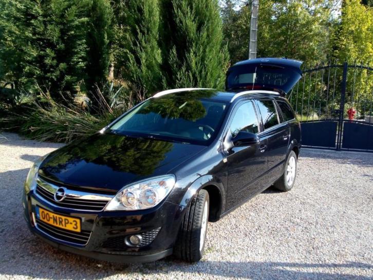 Opel Astra 1.6 16V 85KW St.wgn. 2010 Zwart