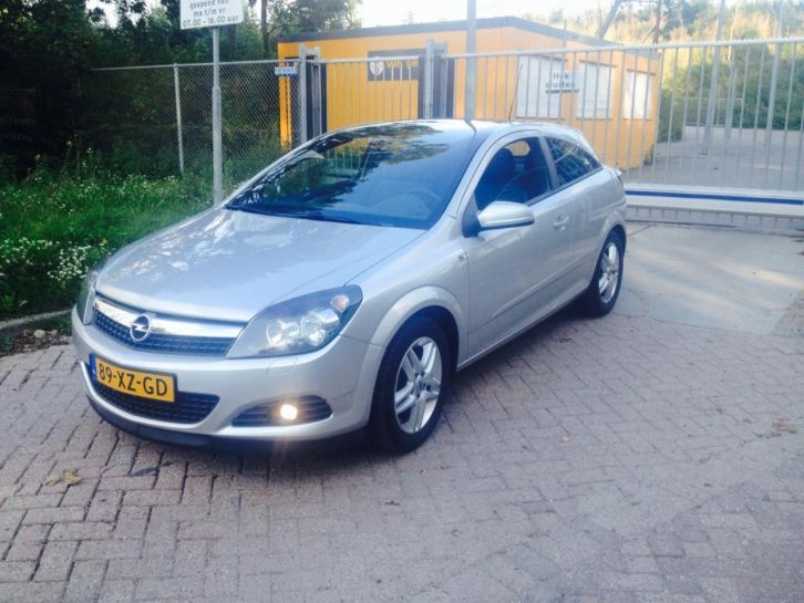 Opel Astra 1.6 16V GTC 2007 PANORAMA AIRCO SPECIAL EDITION