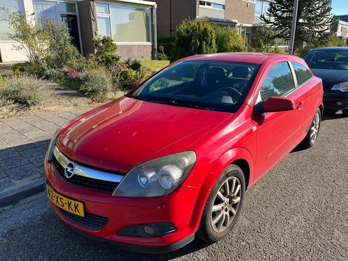 Opel Astra 1.6 16V GTC 85KW 2007 Rood met Thule dakdragers