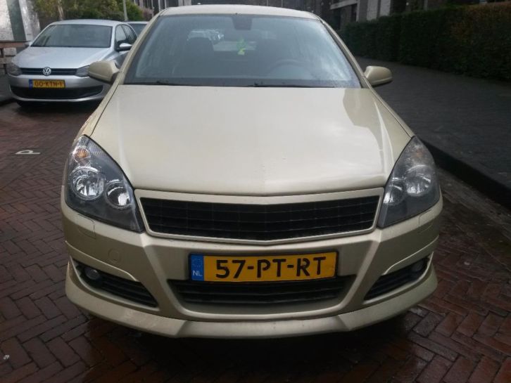 Opel Astra 1.6 5D 