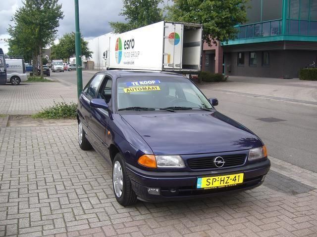 Opel Astra 1.6 8V 5 DEURS AUTOMAAT  NIEUWE APK (bj 1998)