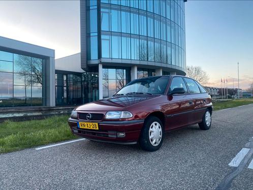 Opel Astra 1.6 AUTOMAAT 1997Lage km stand goed onderhouden