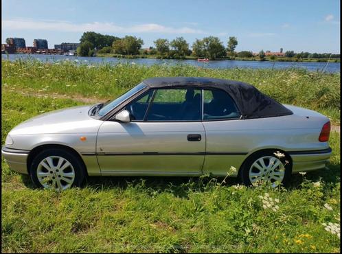 Opel Astra 1.6 Cabrio Bertone 1998 Grijs