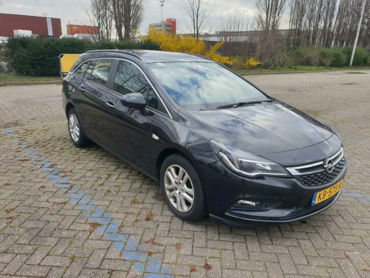 Opel Astra 1.6 Cdti 81KW Sports Tourer 2016 Zwart