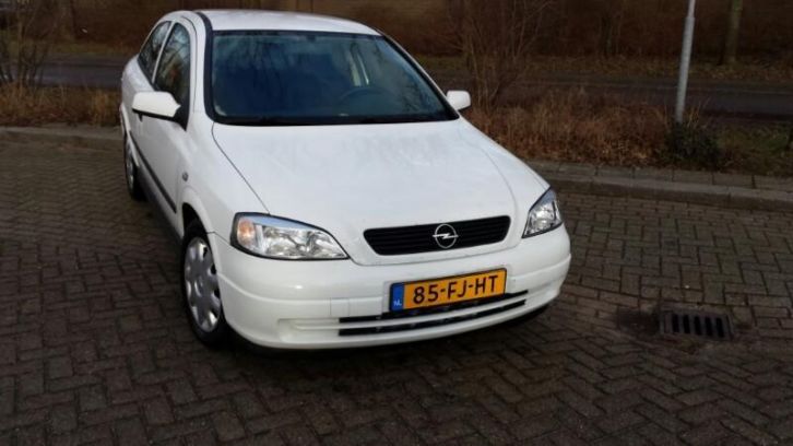 Opel Astra 1.6 I 16V 2000 Wit met nwe apk