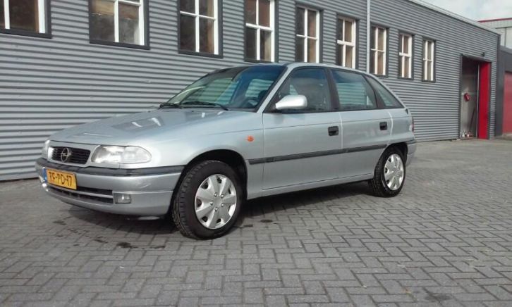 Opel Astra 1.6 I 1998 Grijs