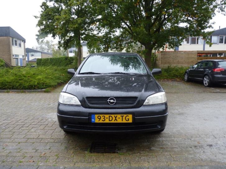 Opel Astra 1.6 I 2000 Zwart