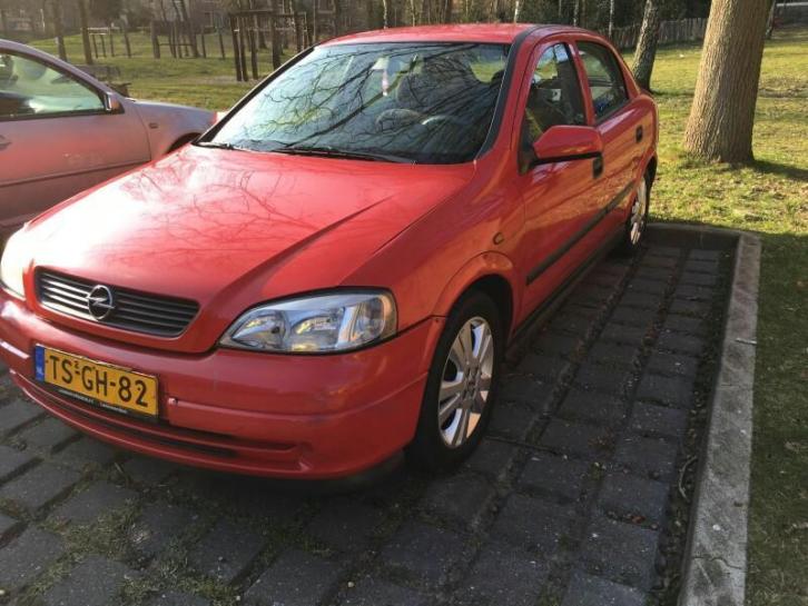 Opel Astra 1.6 met radioCD-speler en versterker