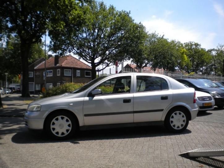 Opel Astra 1.6 pearl (bj 2001)