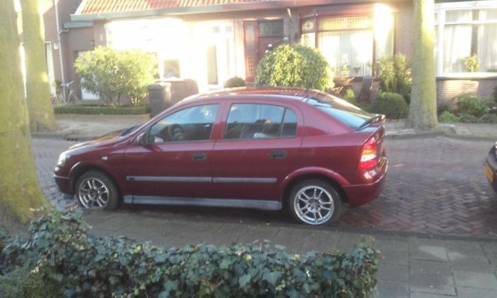 Opel Astra 1.6 Sport 1999 rood