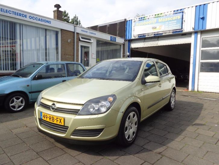 Opel Astra 1.8 16V 5D 2005 met clima en navi