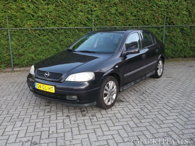 Opel Astra 1.8-16V Sport 