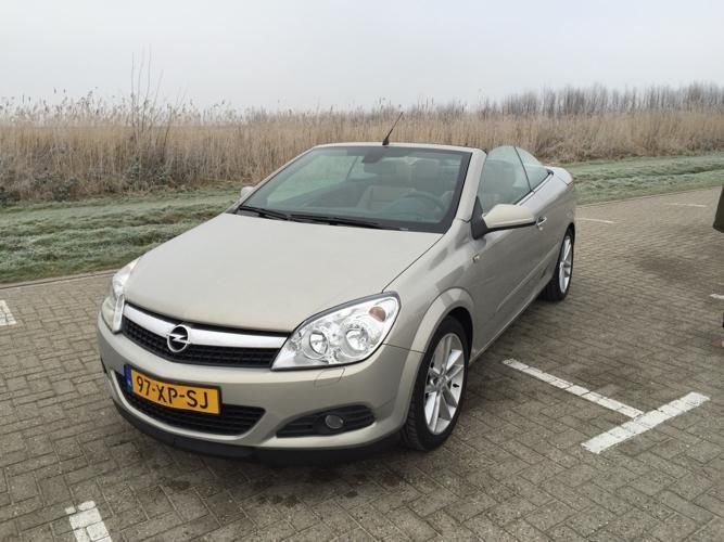 OPEL Astra 1.8 16V TWINTOP COSMO vol optie,s bj 2007