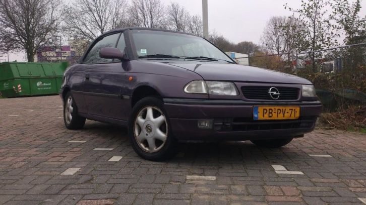 Opel Astra 1.8 I Cabrio 16V 1996 Paars