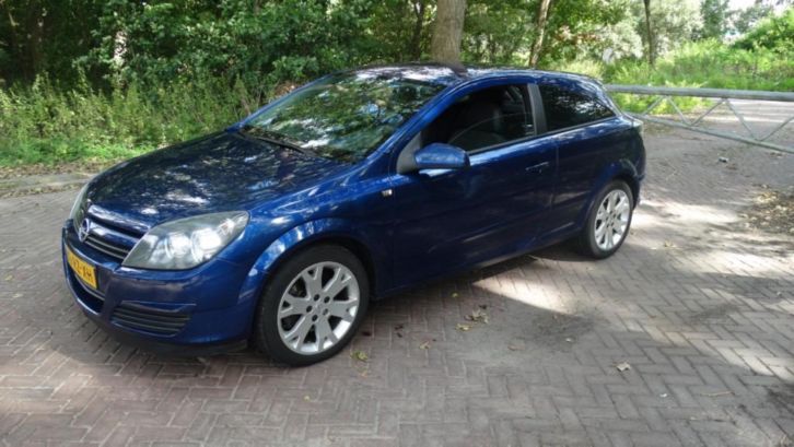 Opel Astra 1.9 Cdti GTC 74KW 2005 Blauw