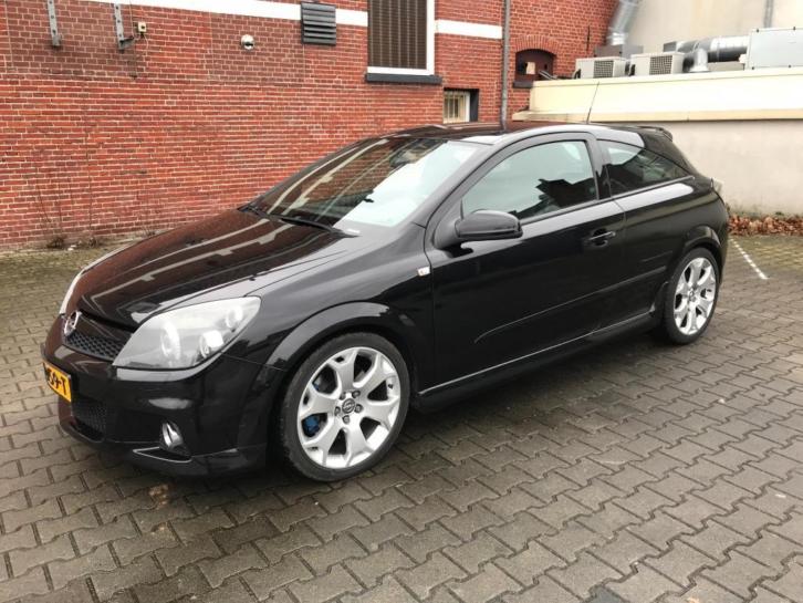 Opel Astra 2.0 OPC GTC Turbo 241PK Zwart 2006