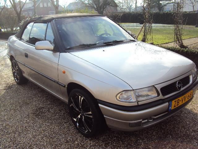 Opel Astra Cabriolet 1.6i Comfort (bj 1999, automaat)