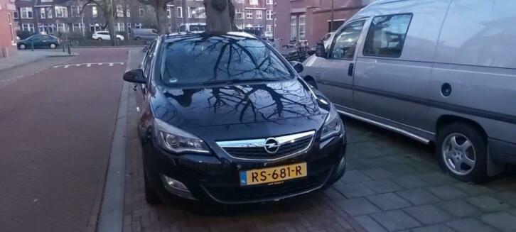 Opel Astra Cosmo 1.4 74KW 5D 2010 Zwart