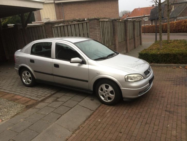 Opel Astra ELEGANCE BJ 2000 1.4i super nette 4 deurs auto