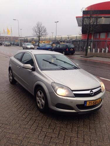 Opel astra GTC 1.7 cdti