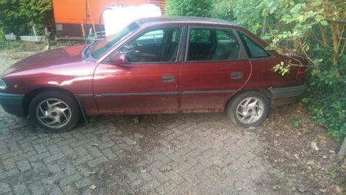 Opel Astra Sedan voor OnderdelenCross