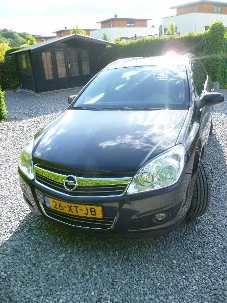 Opel Astra Stationwagen 1.6 16V Temptation zwart 2007 