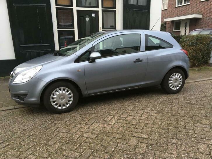 Opel Corsa 1.0 2010 blauw