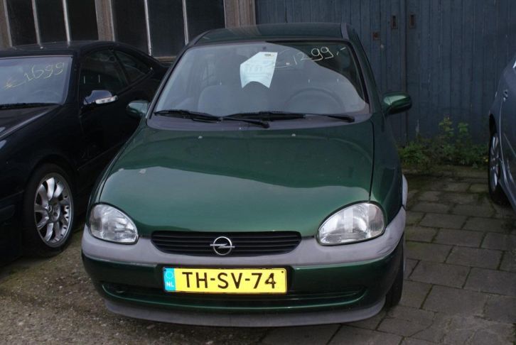 Opel Corsa 1.0 I 3D 1998 Groen NAP