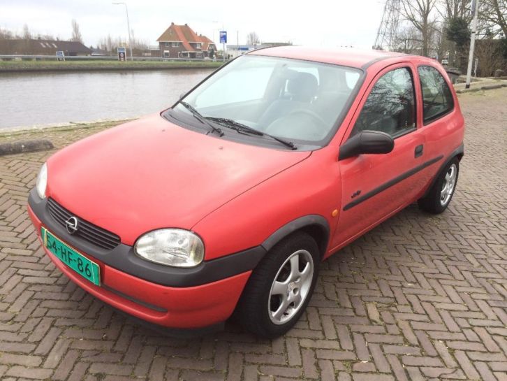 Opel Corsa 1.0 I 3D 1999 Rood