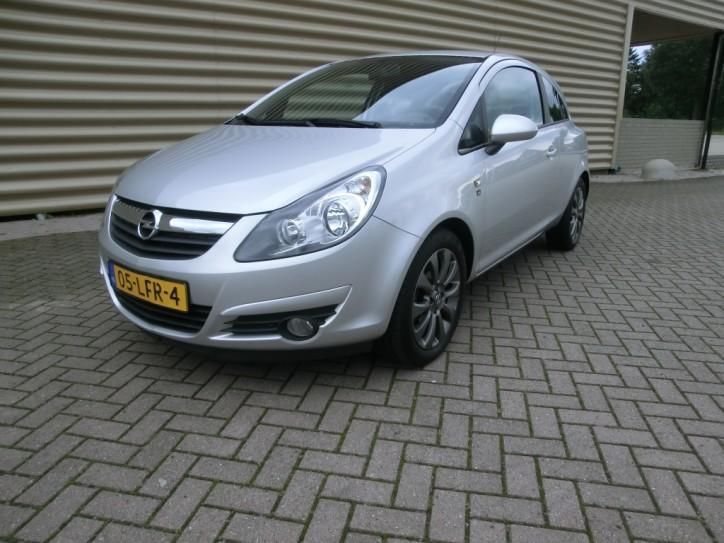 Opel Corsa 1.2-16V 039111039 Edition 59573 km (bj 2010)
