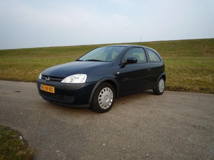 Opel Corsa 1.2 16V 3D 2002 Blauw NAP