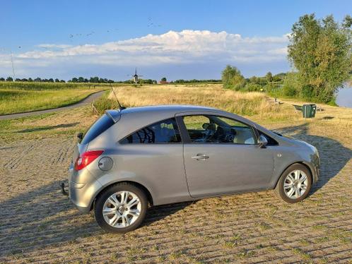 Opel Corsa 1.2 16V 3D 2014 Bruin