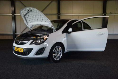 Opel Corsa 1.2 16V 3D 2014 Wit  NAV