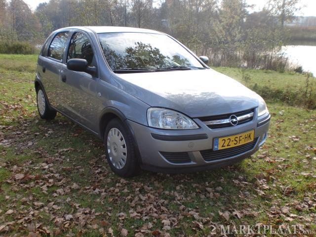Opel Corsa 1.2-16V Essentia (5 deurs)