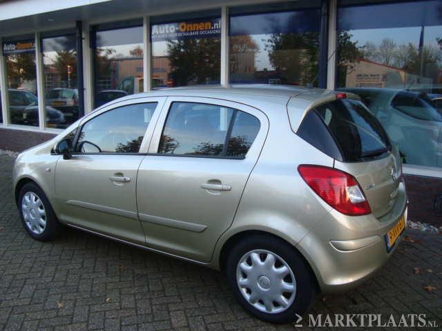 Opel Corsa 1.2-16V Essentia bj2007airco5 deuren apk tot 31 okt 2015